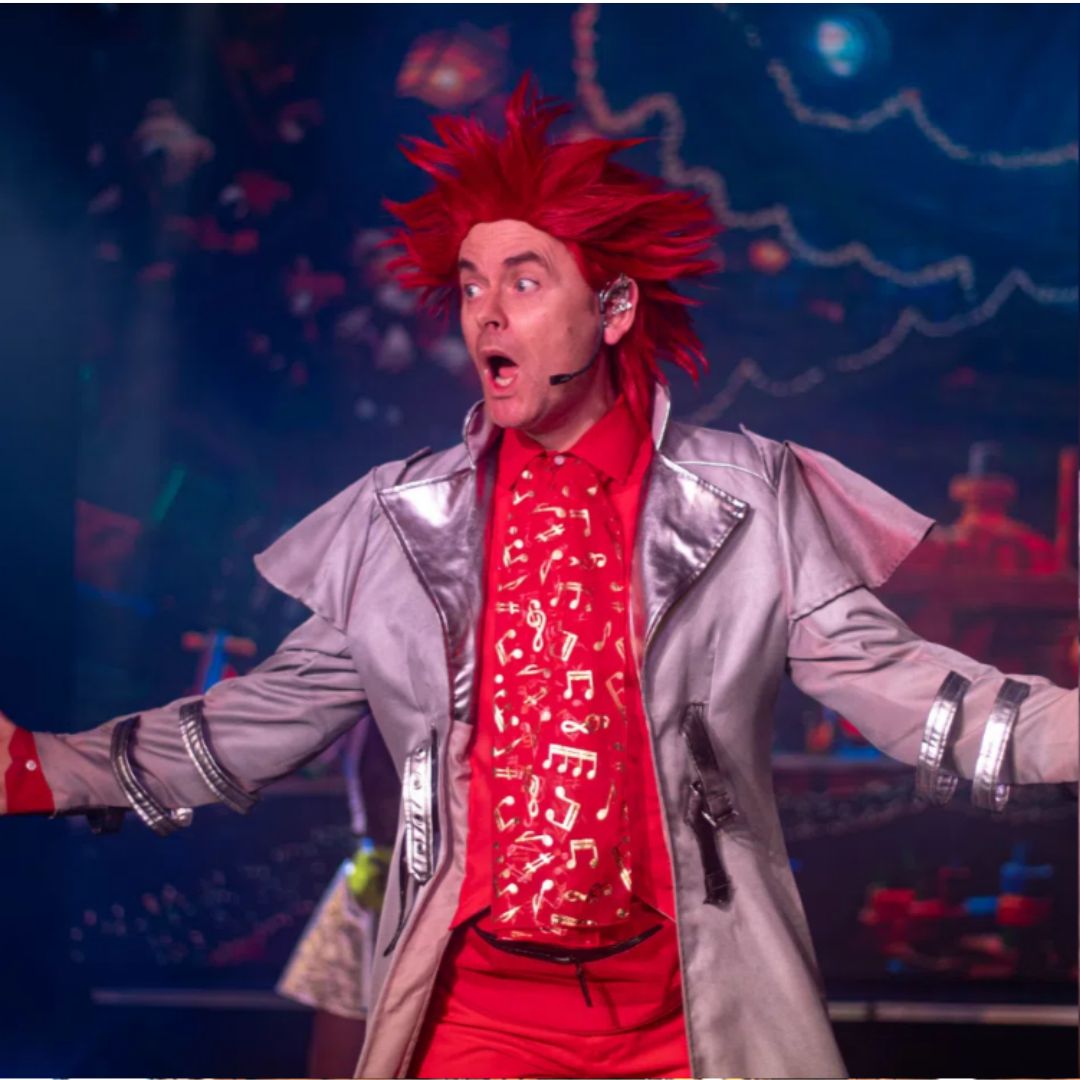 Jingles in Elf Pop Dreams Christmas show