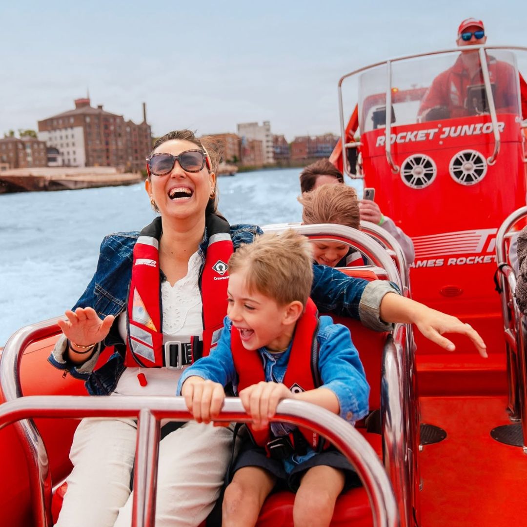 Family sightseeing on Thames Rockets